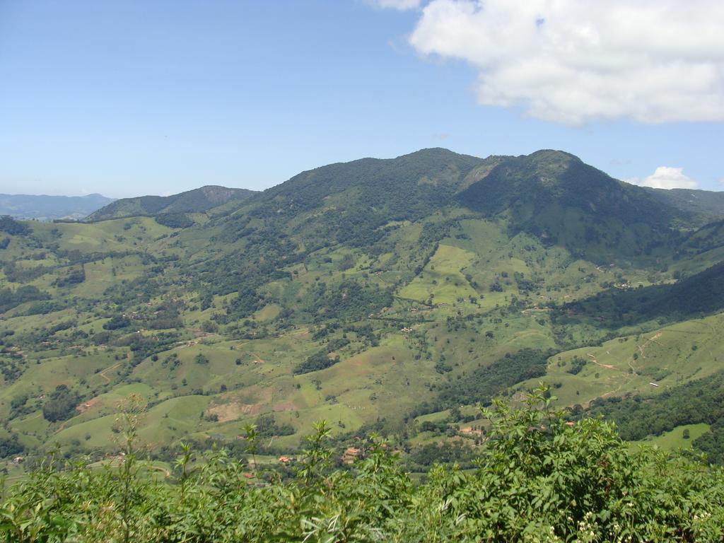 Отель Pousada Canto Da Lua Сан-Бенту-ду-Сапукаи Экстерьер фото