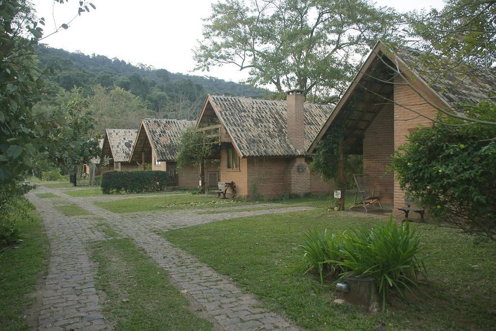 Отель Pousada Canto Da Lua Сан-Бенту-ду-Сапукаи Экстерьер фото